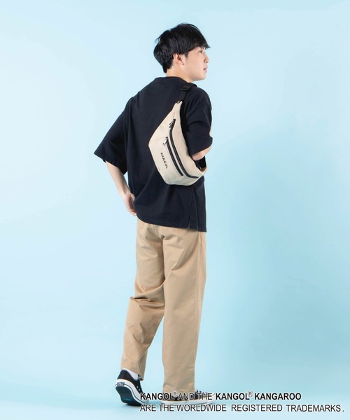 KANGOL(カンゴール)の「∴WEGO/KANGOL 別注ウエストバッグ(ボディバッグ/ウエストポーチ・メンズ・ブラック/ベージュ・FREE)」の4枚目の写真