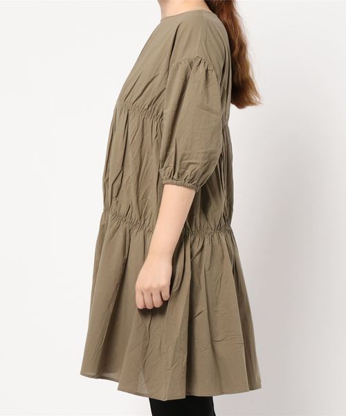 LOWRYS FARM（ローリーズファーム）の「ティアードチュニックＳＳ　893814（シャツ/ブラウス・レディース・オフホワイト/ブラック/カーキ・FREE）」の4枚目の写真