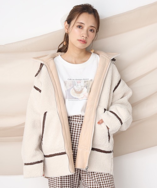 one after another NICE CLAUP(ワンアフターアナザーナイスクラップ)の「ムートンリバーシブルボアジャケット(ムートンコート・レディース・アイボリー/モカ/キャメル/ブラック・FREE)」の22枚目の写真