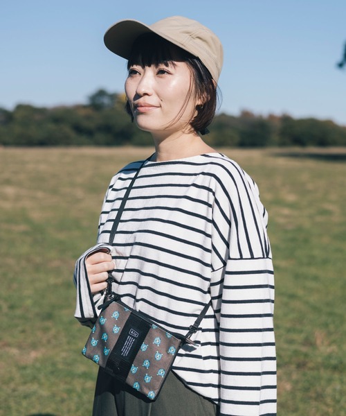 KiU（キウ）の「エチケットポーチ（ポーチ・レディース・カーキ/ブラウン系カモフラージュ/ホワイト系その他/グレー系その他/レオパード/ブラック/カラフル/ブルー系その他/ブラック系その他/ブルーグリーン/イエロー/ブラウン/タイガーカモ/ブルー系その他2/ブラック系その他2/ブラック×カーキ・FREE）」の22枚目の写真