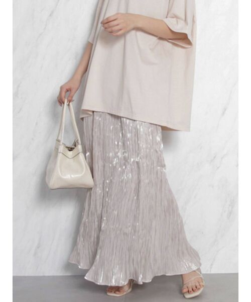 dazzlin（ダズリン）の「リンクルシャインロングスカート（スカート・レディース・ベージュ/パープル/グレー/オレンジ・FREE）」の2枚目の写真