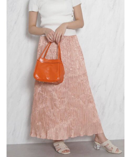 dazzlin（ダズリン）の「リンクルシャインロングスカート（スカート・レディース・ベージュ/パープル/グレー/オレンジ・FREE）」の4枚目の写真
