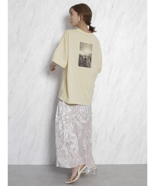 dazzlin（ダズリン）の「リンクルシャインロングスカート（スカート・レディース・ベージュ/パープル/グレー/オレンジ・FREE）」の15枚目の写真