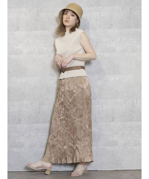 dazzlin（ダズリン）の「リンクルシャインロングスカート（スカート・レディース・ベージュ/パープル/グレー/オレンジ・FREE）」の6枚目の写真