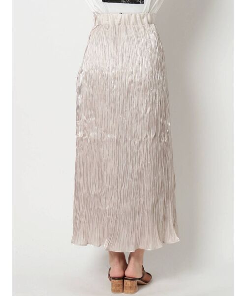 dazzlin（ダズリン）の「リンクルシャインロングスカート（スカート・レディース・ベージュ/パープル/グレー/オレンジ・FREE）」の20枚目の写真