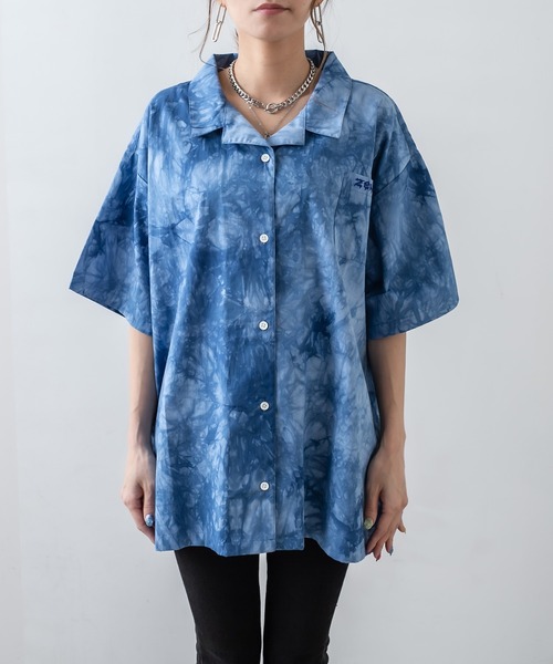 RASVOA（ラスボア）の「オーバータイダイ刺繍シャツ（シャツ/ブラウス・レディース・ブラック/ブルー・FREE）」の6枚目の写真