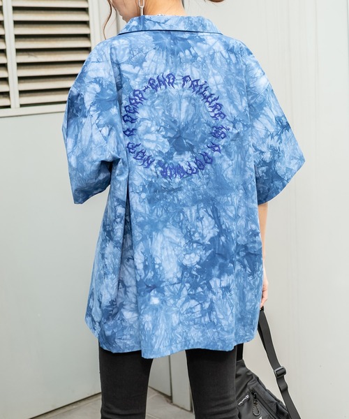 RASVOA（ラスボア）の「オーバータイダイ刺繍シャツ（シャツ/ブラウス・レディース・ブラック/ブルー・FREE）」の5枚目の写真