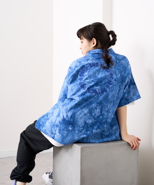 RASVOA（ラスボア）の「オーバータイダイ刺繍シャツ（シャツ/ブラウス・レディース・ブラック/ブルー・FREE）」の22枚目の写真