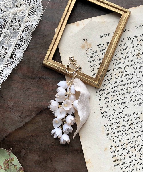 m.soeur（エムスール）の「スズランの片耳揺れイヤリング＊（イヤリング・レディース・ホワイト/ブラック・FREE）」の3枚目の写真