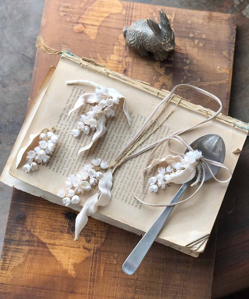 m.soeur（エムスール）の「スズランの片耳揺れイヤリング＊（イヤリング・レディース・ホワイト/ブラック・FREE）」の9枚目の写真