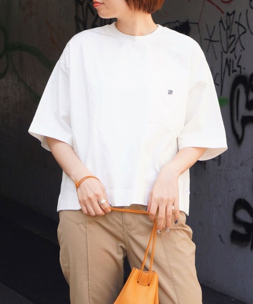 CONVERSE（コンバース）の「CONVERSEポケットワッペンTシャツ（Tシャツ/カットソー・レディース・ホワイト/ブラック/ダークブラウン/キャメル・FREE）」の2枚目の写真