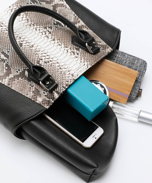 ElegChic(エレグシック)の「ダイヤモンドパイソン&フェイクレザーバッグ 結婚式 同窓会 オケージョン お呼ばれ(ショルダーバッグ・レディース・ダークブラウン/ブルー/イエロー/ライトブラウン/ワインレッド/ナチュラル/ブラック/ダークグリーン/ブラウン/ピンク・FREE)」の15枚目の写真