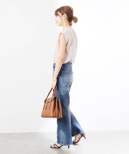 La TOTALITE(ラトータリテ)の「スキッパークルミボタンフレンチシャツ【手洗い可能】(シャツ/ブラウス・レディース・ブラック/ホワイト系その他/ベージュ系その他/ブルー系その他・FREE)」の8枚目の写真