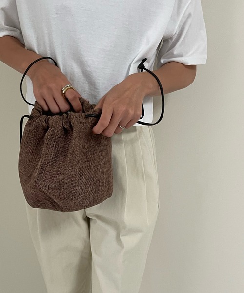LE MORE（リモア）の「ミニリネン巾着バッグ（ハンドバッグ・レディース・アイボリー/ベージュ/ブラウン・FREE）」の8枚目の写真