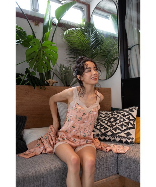 Chut！ INTIMATES（シュットインティメイツ）の「ドレスイージーブラ キャミソール (C346)（ルームウェア/パジャマ・レディース・ライトブルーグレー/オレンジ系その他/ダークグリーン・M/L）」の5枚目の写真