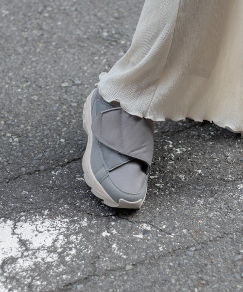 Kastane(カスタネ)の「MOONSTAR/810s/ムーンスター/エイトテンス UNIVE/ユニーヴ ユニーブ(スニーカー・レディース・ブラック/グレー/アイボリー・23/26/25/24/27)」の4枚目の写真