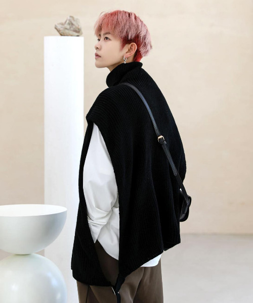 neos（ネオス）の「【neos -addictive design-】ルーズシルエット タートルネック サイドスリット ベルト ニット ベスト（ベスト・メンズ・ホワイト/ブラック・MEDIUM/LARGE/X-LARGE）」の17枚目の写真