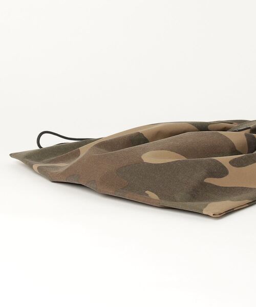 TOFF&LOADSTONE(トフアンドロードストーン)の「バッグ イン ポーチ カモフラージュ(ポーチ・メンズ・カーキ・FREE)」の7枚目の写真