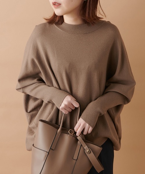 un dix cors（アンディコール）の「袖すっきり華奢見えニット　ビエラヤーンバックボリュームニット（ニット/セーター・レディース・オフホワイト/ブラック/モカ/ブルー・FREE）」の4枚目の写真