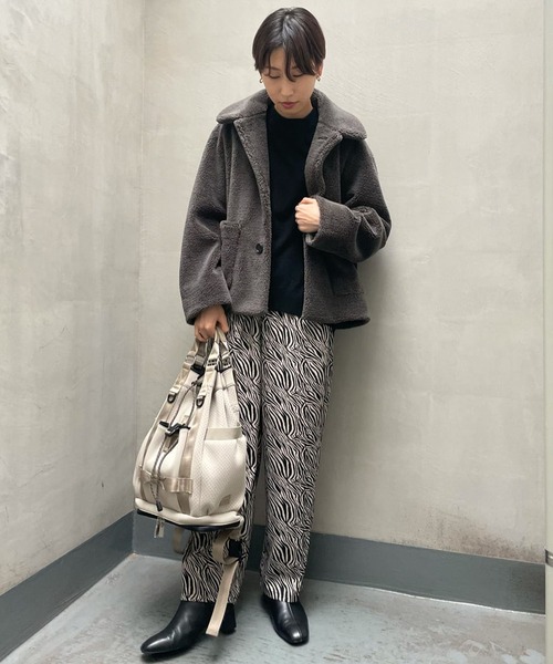 un dix cors（アンディコール）の「袖すっきり華奢見えニット　ビエラヤーンバックボリュームニット（ニット/セーター・レディース・オフホワイト/ブラック/モカ/ブルー・FREE）」の6枚目の写真