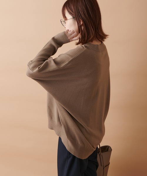 un dix cors（アンディコール）の「袖すっきり華奢見えニット　ビエラヤーンバックボリュームニット（ニット/セーター・レディース・オフホワイト/ブラック/モカ/ブルー・FREE）」の20枚目の写真