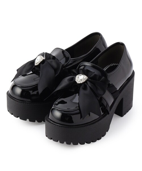 cs T&P(シーエスティーアンドピー)の「フリルリボン付きローファー(パンプス・レディース・ピンクベージュ/ブラック系1/ホワイト系2・M/L/LL/S)」の7枚目の写真