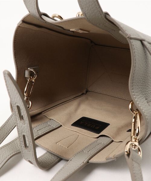 FURLA（フルラ）の「FURLA NET MINI TOTE（トートバッグ・レディース・ベージュ・ONE SIZE）」の5枚目の写真