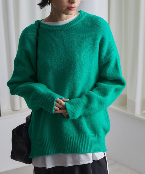 ECRIRE（エクリール）の「ドロップショルダーカラーニット（ニット/セーター・レディース・グリーン/アイボリー/カーキ/サックスブルー/ベージュ・M）」の4枚目の写真