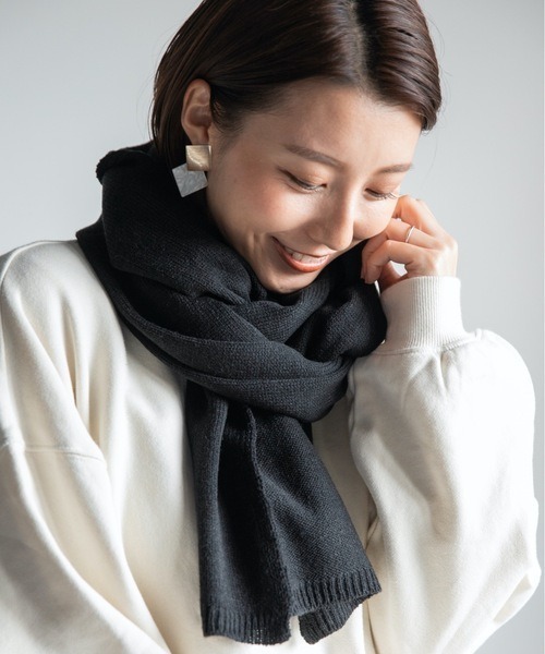 Chaco closet（チャコ クローゼット）の「7G天竺ロングボリュームマフラー（マフラー・レディース・ブラック/ベージュ/カーキ・FREE）」の2枚目の写真