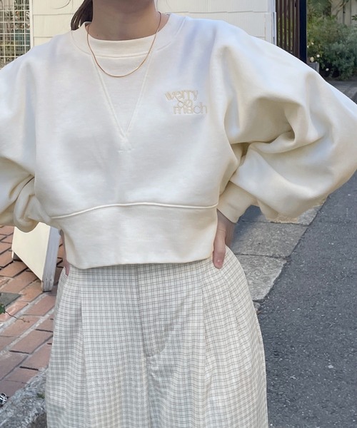 w closet(ダブルクローゼット)の「刺繍入りクロップドスウェット(スウェット・レディース・オフホワイト/ブルー/スミクロ・FREE)」の9枚目の写真