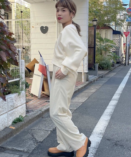 w closet(ダブルクローゼット)の「刺繍入りクロップドスウェット(スウェット・レディース・オフホワイト/ブルー/スミクロ・FREE)」の10枚目の写真