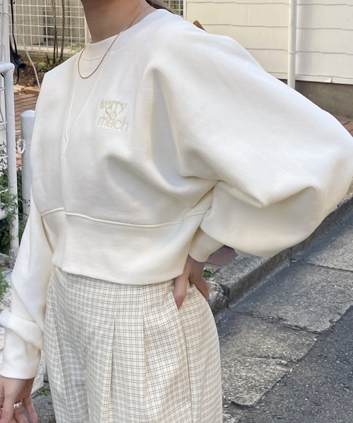 w closet(ダブルクローゼット)の「刺繍入りクロップドスウェット(スウェット・レディース・オフホワイト/ブルー/スミクロ・FREE)」の11枚目の写真