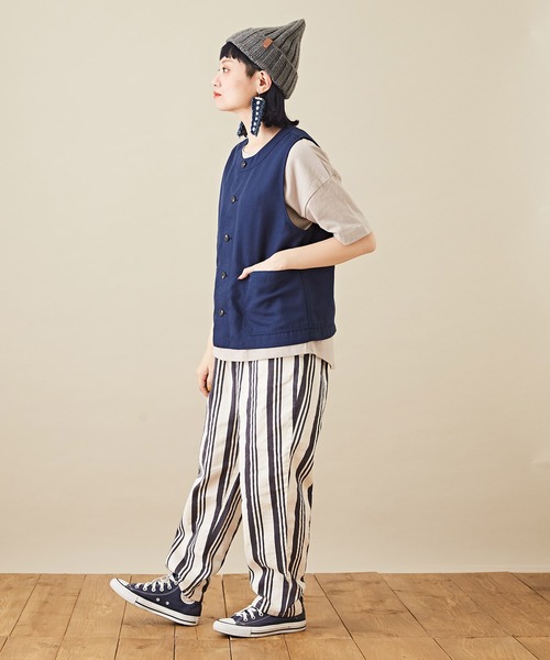 CUBE SUGAR(キューブシュガー)の「麻混スラブ 前後着 2Way ポケット付き 無地 ベスト(ベスト・レディース・チャコールグレー/ネイビー/ナチュラル・M)」の14枚目の写真