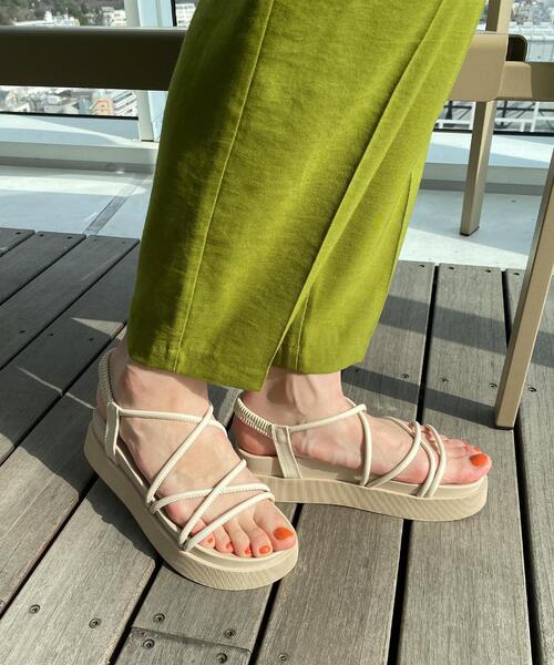 OPAQUE.CLIP（オペークドットクリップ）の「◆厚底チューブフットベッドサンダル（サンダル・レディース・ブラック/ベージュ/オフホワイト・01/02/03）」の15枚目の写真