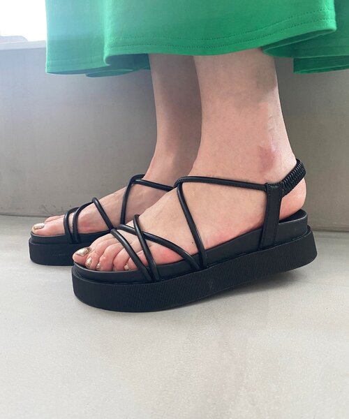 OPAQUE.CLIP（オペークドットクリップ）の「◆厚底チューブフットベッドサンダル（サンダル・レディース・ブラック/ベージュ/オフホワイト・01/02/03）」の3枚目の写真