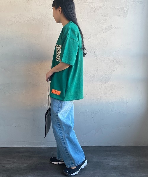 UNIVERSAL OVERALL（ユニバーサルオーバーオール）の「[UNIVERSAL OVERALL/ユニバーサルオーバーオール] 別注  ショートスリーブスタジャンTシャツ（Tシャツ/カットソー・レディース・ホワイト×ネイビー/ブラック/グリーン/ホワイト・L/S/M）」の12枚目の写真