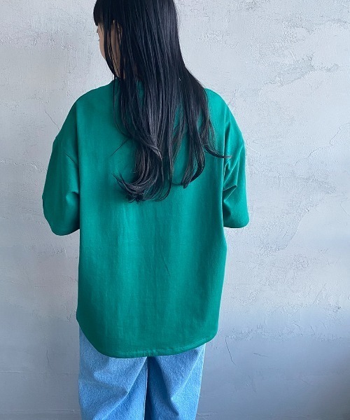 UNIVERSAL OVERALL（ユニバーサルオーバーオール）の「[UNIVERSAL OVERALL/ユニバーサルオーバーオール] 別注  ショートスリーブスタジャンTシャツ（Tシャツ/カットソー・レディース・ホワイト×ネイビー/ブラック/グリーン/ホワイト・L/S/M）」の10枚目の写真