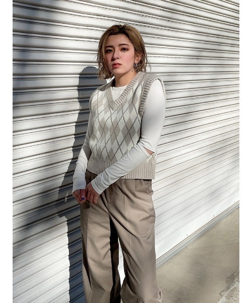 ENVYM(アンビー)の「スリーブカットTOPS(Tシャツ/カットソー・レディース・グリーン/ホワイト/ブラック・FREE)」の11枚目の写真