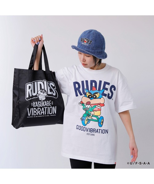 RUDIE'S(ルーディーズ)の「RUDIE'S x CRAYON SHINCHAN KASUKABE VIBRATION SHOPPINGBAG / ルーディーズ × クレヨンしんちゃん カスカベ バイブレーション ショッピング バッグ(エコバッグ/サブバッグ・メンズ・ブラック/レッド/グリーン系1・FREE)」の1枚目の写真