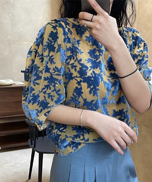 chuclla(チュクラ)の「ベルベット フローラル柄 シアートップ chw22s087【2022/SS】(シャツ/ブラウス・レディース・ブルー/グリーン・FREE)」の14枚目の写真