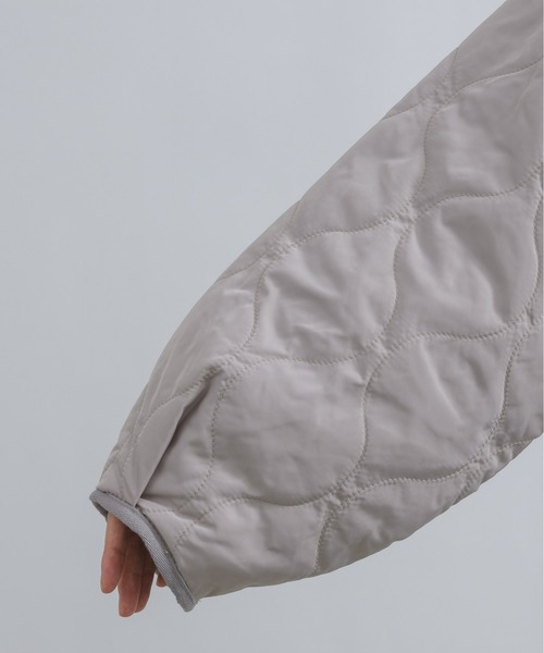 NEUNA（ヌナ）の「【袖部分取り外し可能でベストとしても使える！】【薄手素材で長い季節着用できる】2wayキルティングアウター（ブルゾン・レディース・ブラック/カーキ/グレイッシュベージュ・FREE）」の20枚目の写真