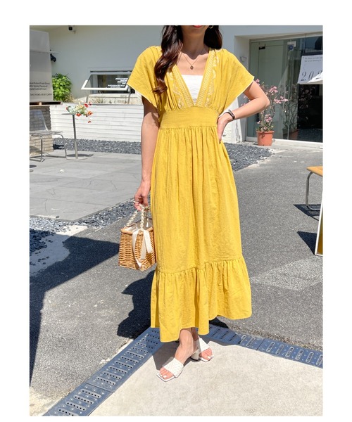 ABITOKYO(アビトーキョー)の「【ABITOKYO×Babコラボ】バックリボンVネックティアード刺繍ワンピース(ワンピース・レディース・ブラック/イエロー/ライトグリーン/サンドベージュ・FREE)」の14枚目の写真