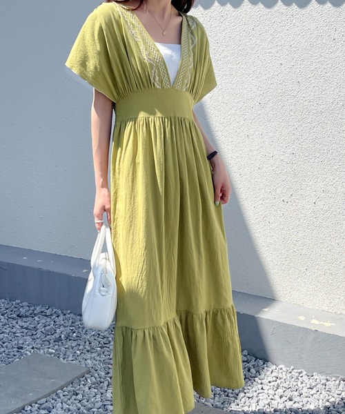 ABITOKYO(アビトーキョー)の「【ABITOKYO×Babコラボ】バックリボンVネックティアード刺繍ワンピース(ワンピース・レディース・ブラック/イエロー/ライトグリーン/サンドベージュ・FREE)」の11枚目の写真