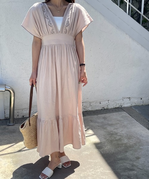 ABITOKYO(アビトーキョー)の「【ABITOKYO×Babコラボ】バックリボンVネックティアード刺繍ワンピース(ワンピース・レディース・ブラック/イエロー/ライトグリーン/サンドベージュ・FREE)」の10枚目の写真