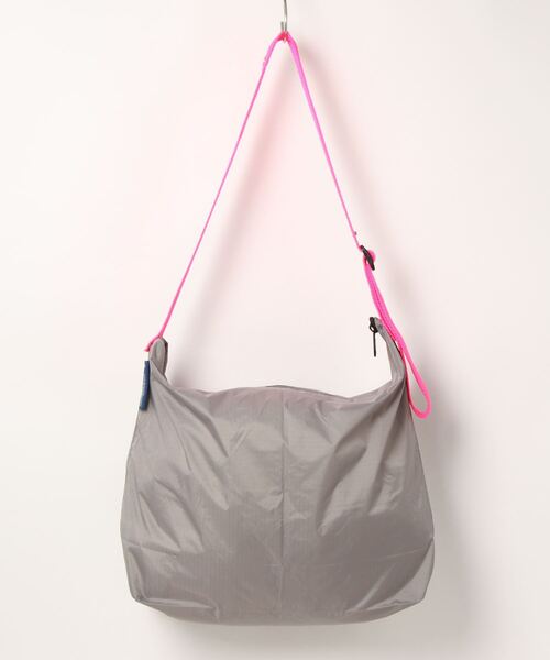 JULY NINE（ジュライナイン）の「【JULY NINE】SUSHI SACK/NYLON HANDLE（ショルダーバッグ・レディース・ブラック/ライトグレー・FREE）」の5枚目の写真