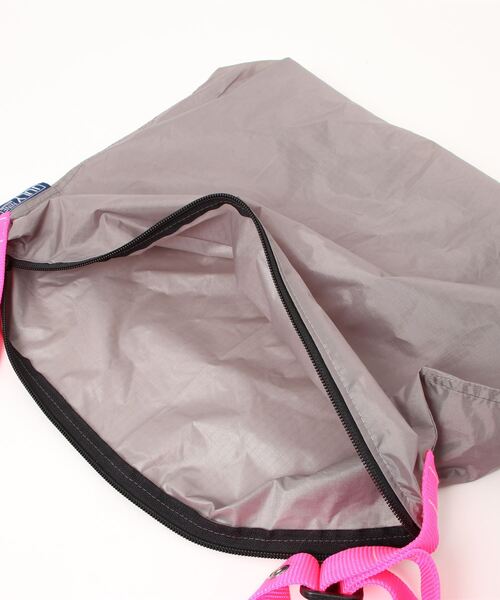JULY NINE（ジュライナイン）の「【JULY NINE】SUSHI SACK/NYLON HANDLE（ショルダーバッグ・レディース・ブラック/ライトグレー・FREE）」の3枚目の写真