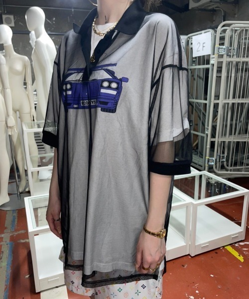 XU（エックスユー）の「【XU/エックスユー】see-through polo shirt/シースルー ポロシャツ トップス 重ね着 レイヤード（ポロシャツ・メンズ・ブラック/ホワイト・ONE SIZE）」の2枚目の写真