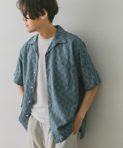 URBAN RESEARCH DOORS(アーバンリサーチドアーズ)の「ジオメトリックプリントショートスリーブシャツ(シャツ/ブラウス・メンズ・チャコールグレー/ブルー・MEDIUM/LARGE)」の14枚目の写真
