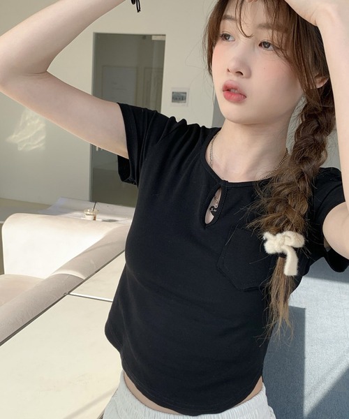 meJane(ミージェーン)の「ヘンリーネッククロップドコンパクトTシャツ(Tシャツ/カットソー・レディース・ホワイト/ブラック/チャコールグレー・FREE)」の18枚目の写真