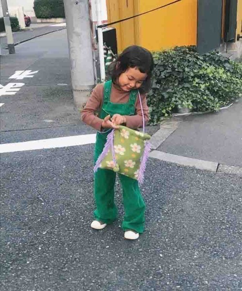 Casselini(キャセリーニ)の「Casselini(キャセリーニ)kidsジャガードポシェット(ショルダーバッグ・キッズ・グリーン/ベージュ・FREE)」の12枚目の写真